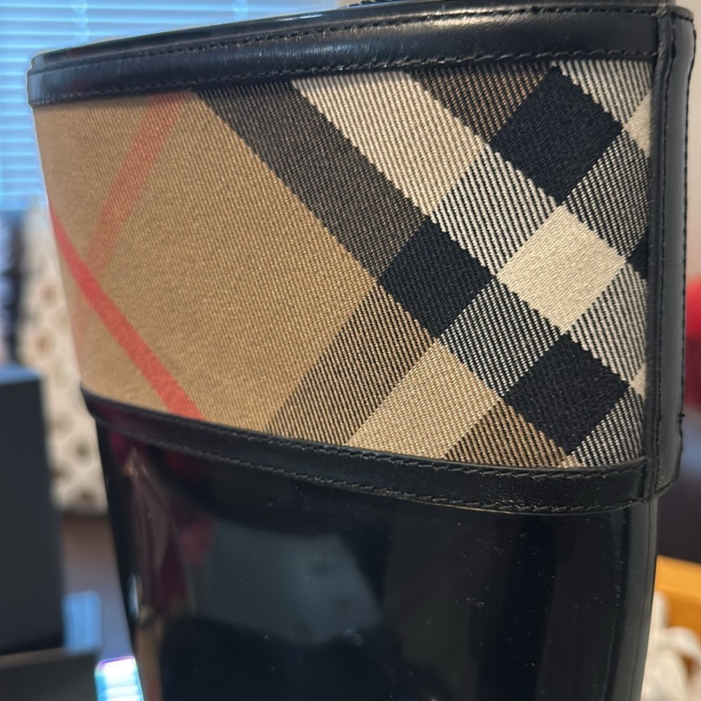 Used Burberry nova check size 9/39 rain boots⭐️ - Picture 12 of 15